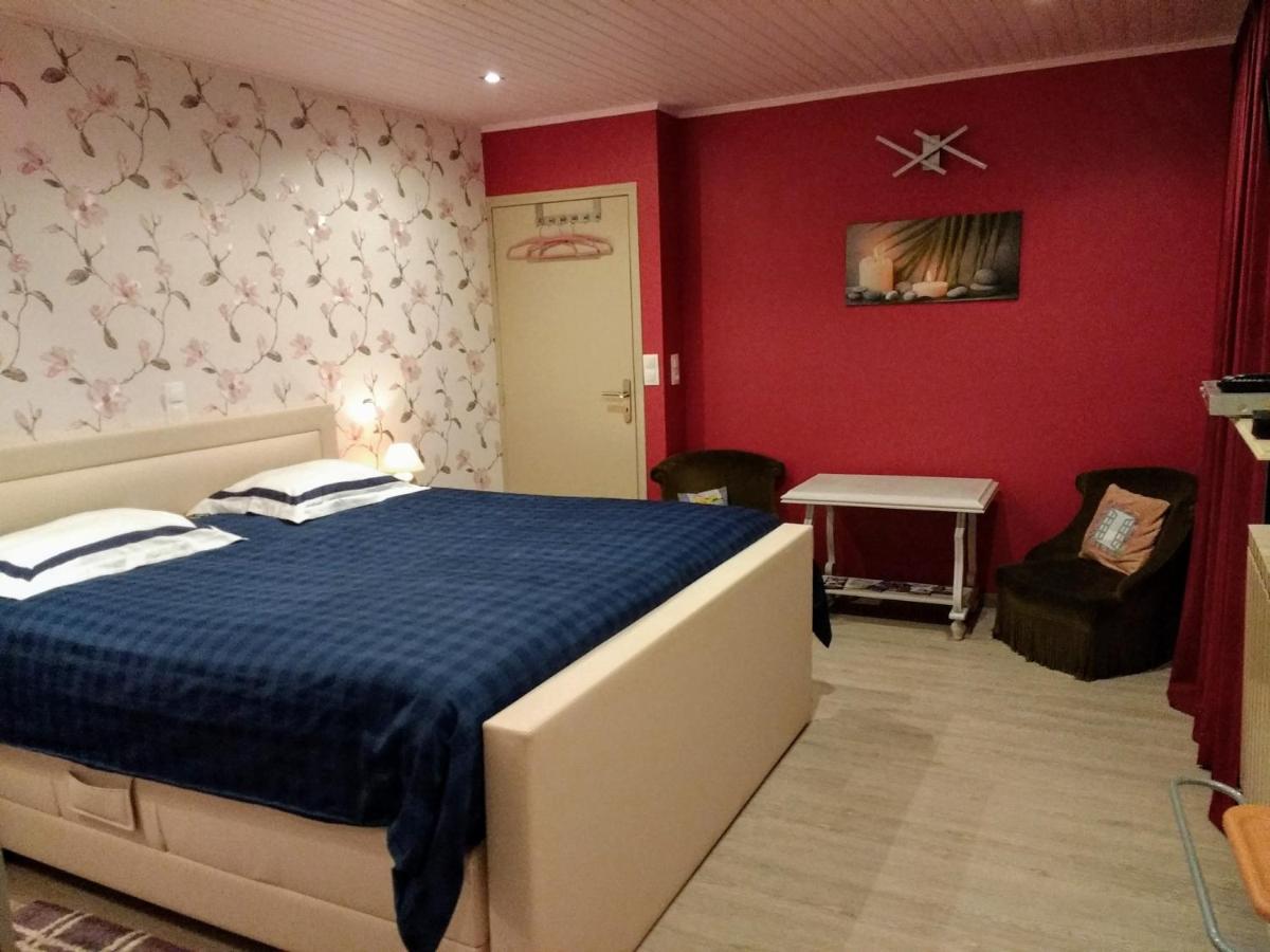 Les Ecureuils Bed and Breakfast Revin  Exteriör bild