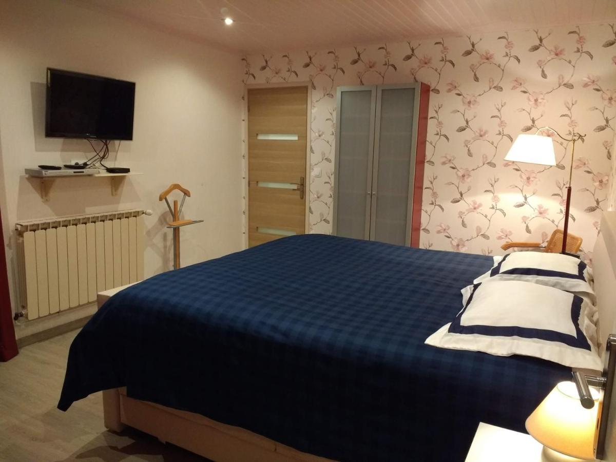 Les Ecureuils Bed and Breakfast Revin  Exteriör bild