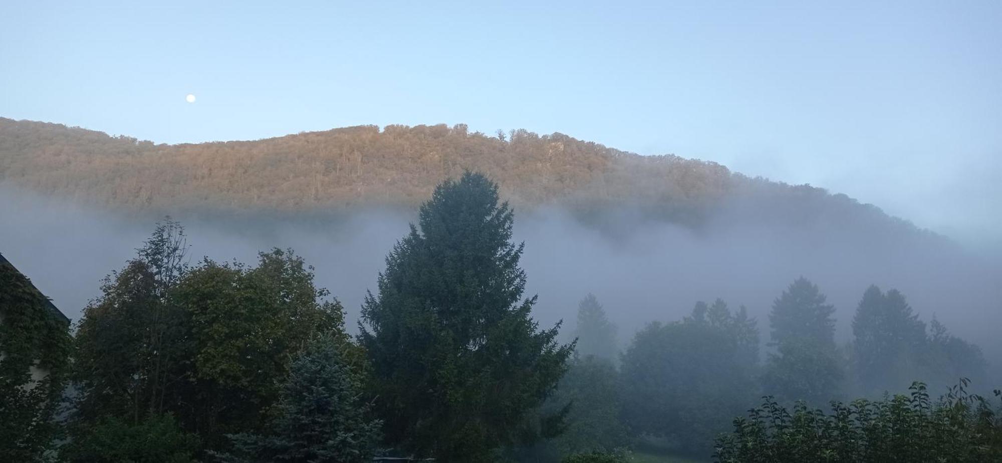 Les Ecureuils Bed and Breakfast Revin  Exteriör bild